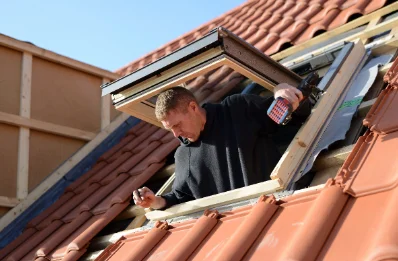 Pose de fenêtres de toit Velux à Ozerailles